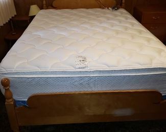 Maple Head/FootBoard with Double Mattress