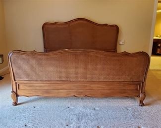 king bed: 50"h x 81"w x 86"d