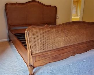 king bed: 50"h x 81"w x 86"d