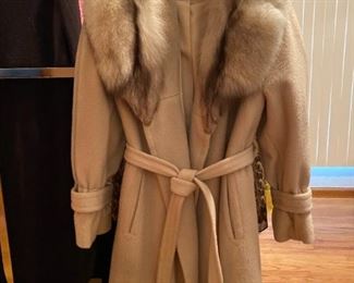 Vintage Cedarhurst Classics (real fur lined collar)