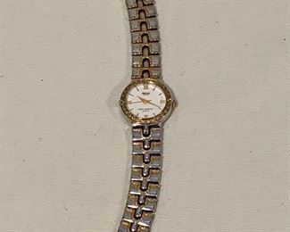 $15; Ladies Seiko quartz watch.  Needs battery