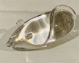 $40; Vickie Lindstrand signed mouse paperweight; Approx 4” long