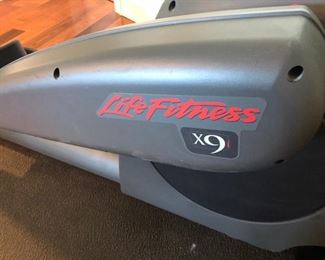 Life Fitness X9 elliptical - works great