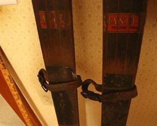 Primitive vintage - with leather straps