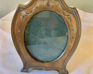 $10 - Vintage copper frame; AS IS; 6 in. (H) x 4 1/2 in. (W)