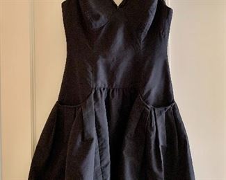 $275; Oscar de la Renta V Neck silk sleeveless dress with pockets, size 8