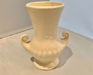 $20; Vintage vase/urn; approx 8" high