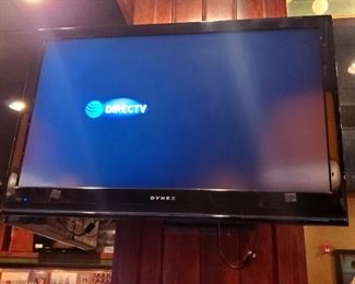 Dynex 37in LCD TV, Model DX-37L150A11, With Pivoting Wall Mount
