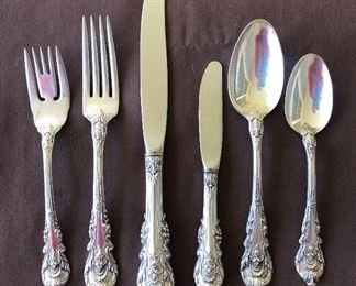 Wallace Sterling “Sir Christopher”
6 piece place setting
Service for 12