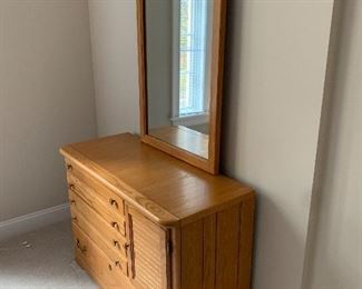 Bassett dresser with mirror