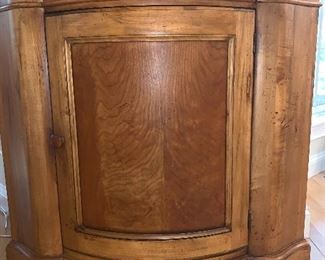 Demi Cabinet w/ Door