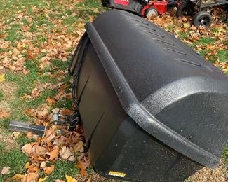 Trailer hitch storage container