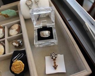 Platinum diamond ring