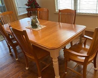 Canadel Dining table w/ 6 Chairs 
2 leaves  
Without leaf 64” x 42” x 30 1/2”
$575