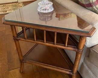 Ethan Allen triangle accent side table
30” x 20” x 24 1/2”
$75