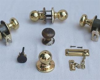 $60 - LOT - Round vintage doorknob and escutcheon |  
- Modern chain lock set 
- 2 sets modern round doorknobs w/ locksets 
- 3 modern round doorknobs
- Modern cylinder lock [Bin 8A] 