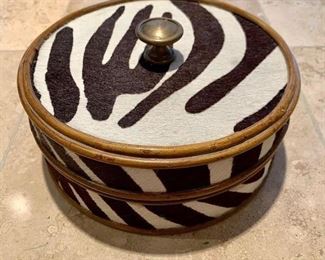 $120 WE LOVE THIS Maitland Smith Round Hide Treasure Box. Picture doesn’t do this beaut justice 8.5”