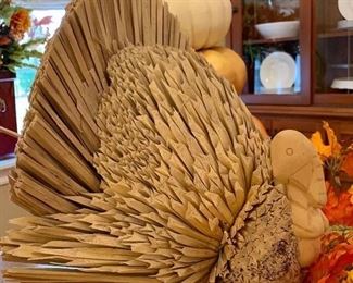 $38 Natural Grass and Carved Wood 3D Holiday Turkey Great for your Dining Table Setting 12”x10.5”x6