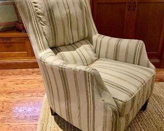 $400 Arhaus Alex Chair 29x33x38