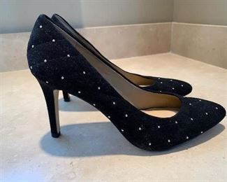 $26 Ann Taylor Velvet Studded Pumps Size 7