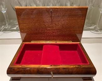 Inside of Reuge music box