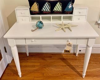 White writing desk, single drawer, multi-use secretary; set it on the desk or hang on the wall. Great condition! 