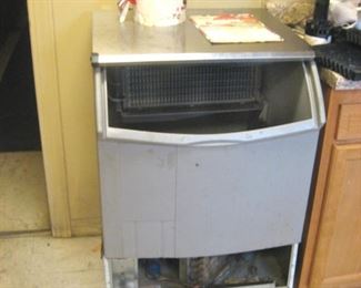 Ice Dispenser Machine, Commercial Size