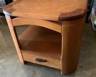 #52	bassett end table with 1 drawer oak 24x27x21	 $65.00 

