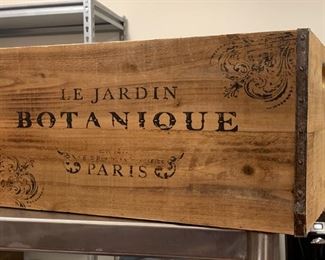 #124	wood box 15x20x10 with Le jardin on side	 $30.00 
