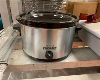 #117	(2) Rival ware crock pots with cover slow cookers $30 ea
