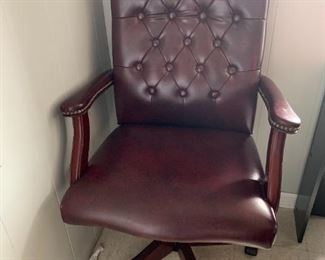#172	Brown button office chair 	 $75.00 
