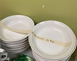 #205	15 restaurant ware pasta bowls white 	 $30.00 
