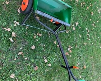CLEARANCE!!!   $4.00 NOW, WAS $12.00..............Lawn Spreader (P125)