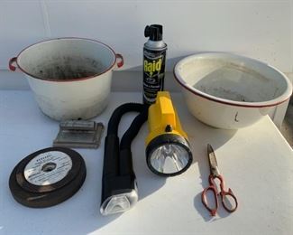 CLEARANCE!!! $3.00 NOW, WAS $12.00.............Flashlights, Enamelware Pots and more (P096)