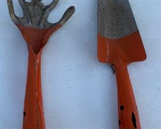 HALF OFF!  $6.00 NOW, WAS $16.00..............Antique Garden Tools (P065)