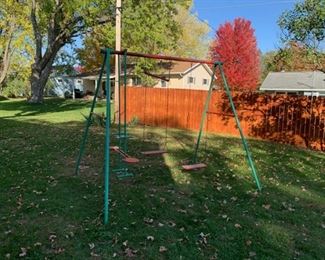 CLEARANCE!!!   $50.00 NOW, WAS $150.00..............Adorable Vintage Retro Swing Set green and red, 2 swings and teeder totter swing (P071)