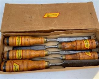 CLEARANCE!!!  $30.00 NOW, WAS $150.00..............Vintage Homestrand Carving Chisels in Original Box P086)