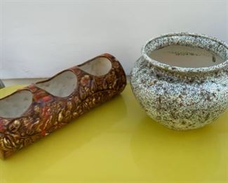 CLEARANCE!!!  $4.00 NOW, WAS $14.00.............Retro Flower Pots (P089)