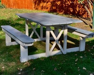 HALF OFF!  $50.00 NOW, WAS $100.00..............Charming Retro Picnic Table, comes apart for storage , very good condition (P090)
