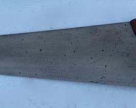 CLEARANCE !  $5.00 NOW, WAS $20.00..............Pretty Vintage Saw with Carved Handle (P046)