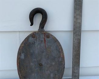 HALF OFF !  $15.00 NOW, WAS $30.00.............Large Vintage Pulley (P060)
