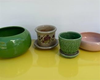 $16.00................Retro Flower Pots (P028)