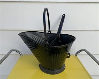 REDUCED!  $22.50 NOW, WAS $30.00.............Vintage Coal Scuttle Bucket and Scoop (P039)