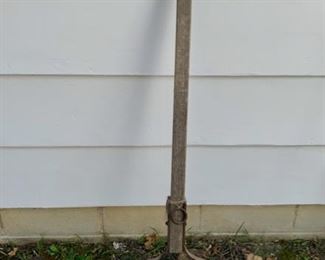 CLEARANCE!!!  $15.00 NOW, WAS $45.00...............Vintage Lawn Roller (P006)