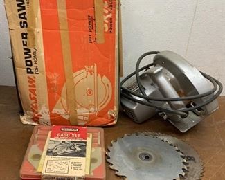 CLEARANCE!!!  $10.00 NOW, WAS $40.00.............Skil Saw and Dado Set  (P658)