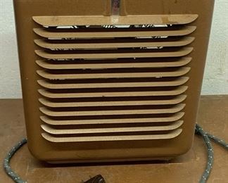 CLEARANCE!!! $6.00 NOW, WAS $25.00..............Vintage Thermador Heat Fan (P654) 