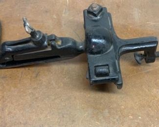CLEARANCE!!!  $15.00 NOW, WAS $50.00.............Vintage Upright Vise (P640)