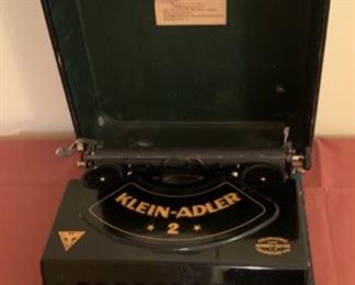 HALF OFF !  $100.00 NOW, WAS $200.00...............Klein Adler #2 Typewriter with Case (P861)