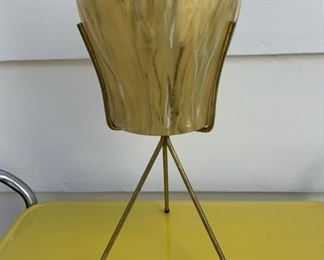 $16.00............Flower Pot (P038)