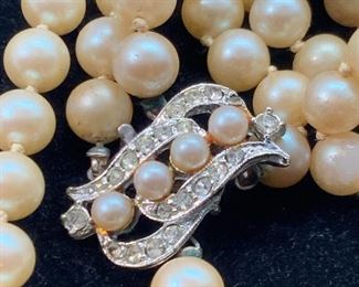 Vintage Knotted Pearlescent Necklace W Decor Clasp